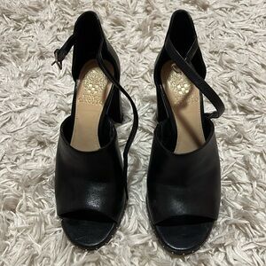 Block heels in black leather by Vince Camuto